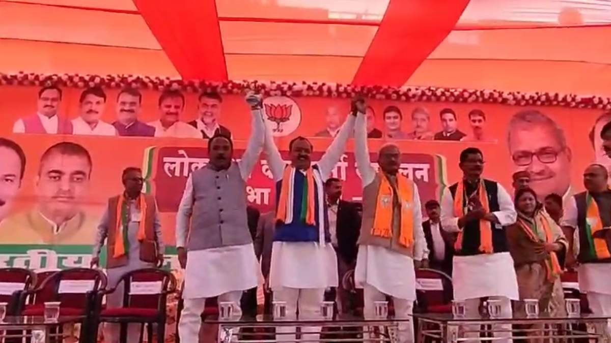 ‘देश ने Congress को नकार दिया…’, UP के डिप्टी सीएम का कांग्रेस पर तंज, बोले- 370 सीटों में खिलेगा कमल