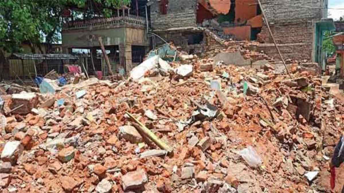 बड़ा हादसा : विध्वंस के दौरान परित्यक्त लेवल क्रॉसिंग केबिन गिरने से 1 मजदूर की मौत, 4 गंभीर रूप से घायल