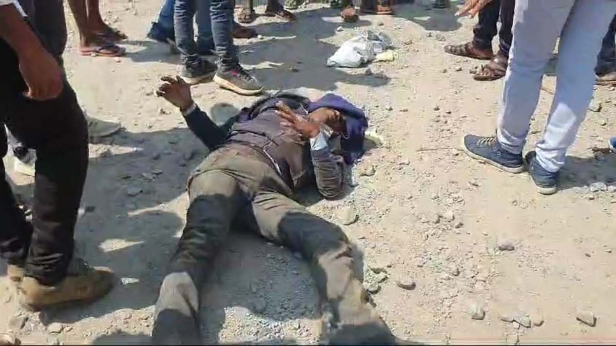 CG NEWS : घायल युवक के पास मदद करने देवदूत बनकर पहुंची पुलिस, फिर जो कानून के रखवालों ने देखा उड़ गए होश