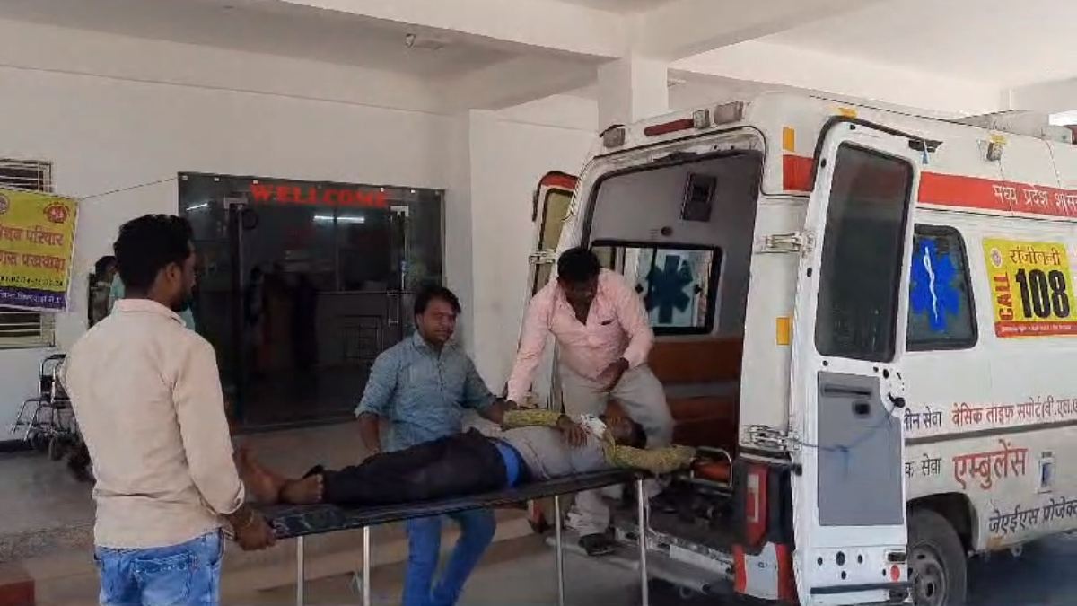 MP Accident: तेज रफ्तार पिकअप और बाइक में भिड़ंत, 1 युवक ने मौके पर तोड़ा दम, दो घायल