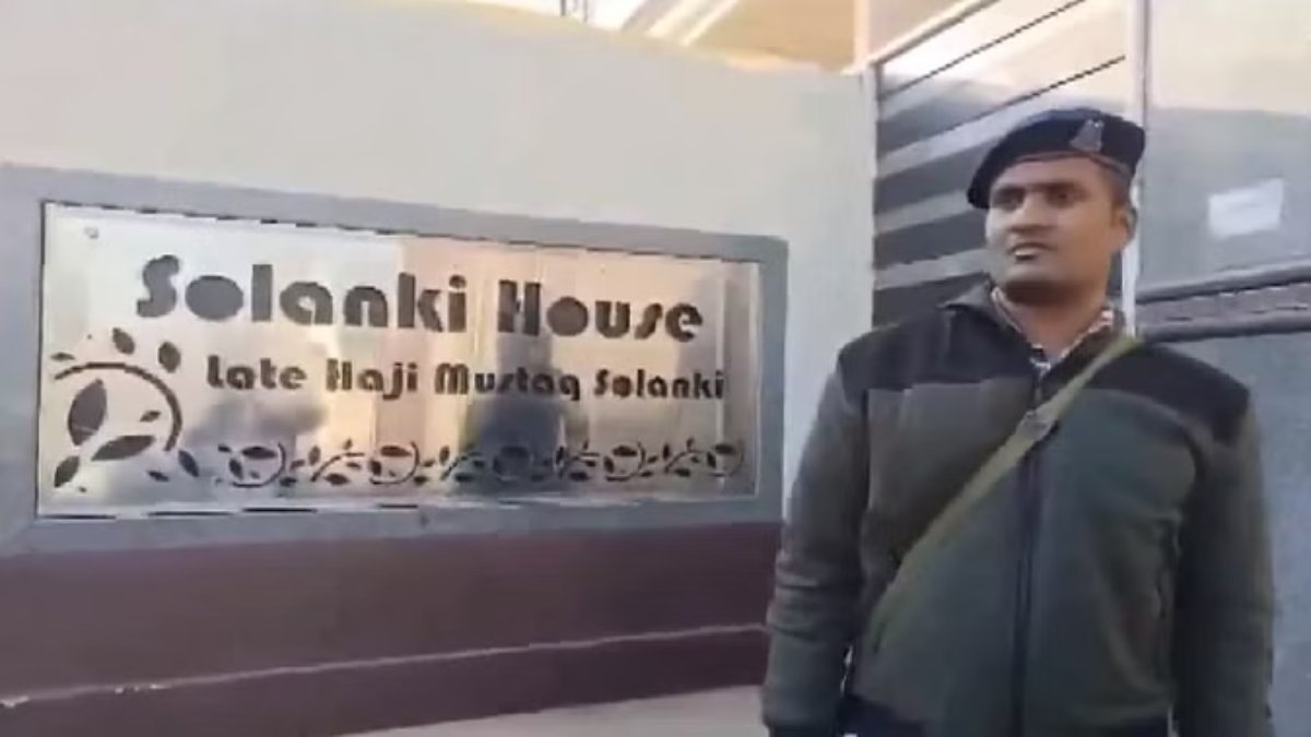 सपा विधायक और उनके भाई के घर ED का छापा, सभी का मोबाइल जब्त, जांच जारी