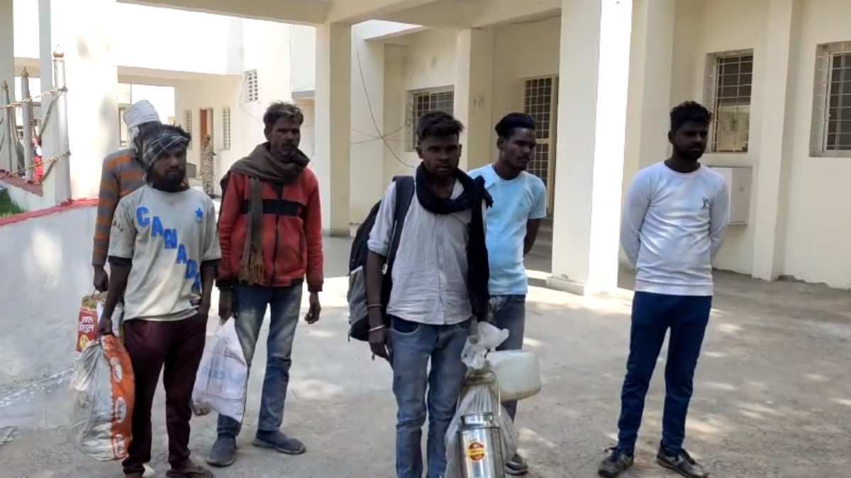 काम के पैसे मांगने पर ठेकेदार ने मजदूरों को रस्सों से पीटा: SP से लगाई मदद की गुहार, कार्रवाई की मांग