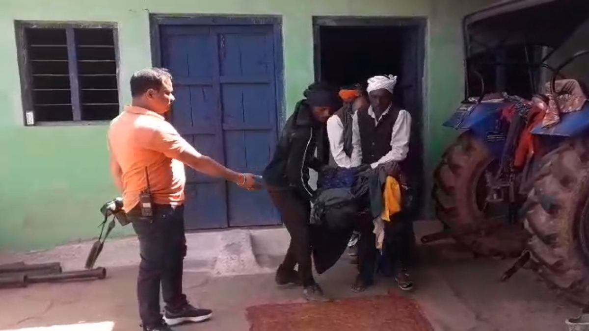घर में चोरी करने घुसे बदमाशों ने की मालिक की हत्या: हाथ पैर बांधे, मुंह में कपड़ा डाला, फिर कैश और गहने लेकर हुए फरार