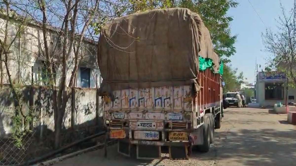 नारकोटिक्स टीम की बड़ी कार्रवाई: 1 करोड़ 5 लाख रुपये का गांजा जब्त, दो तस्कर गिरफ्तार
