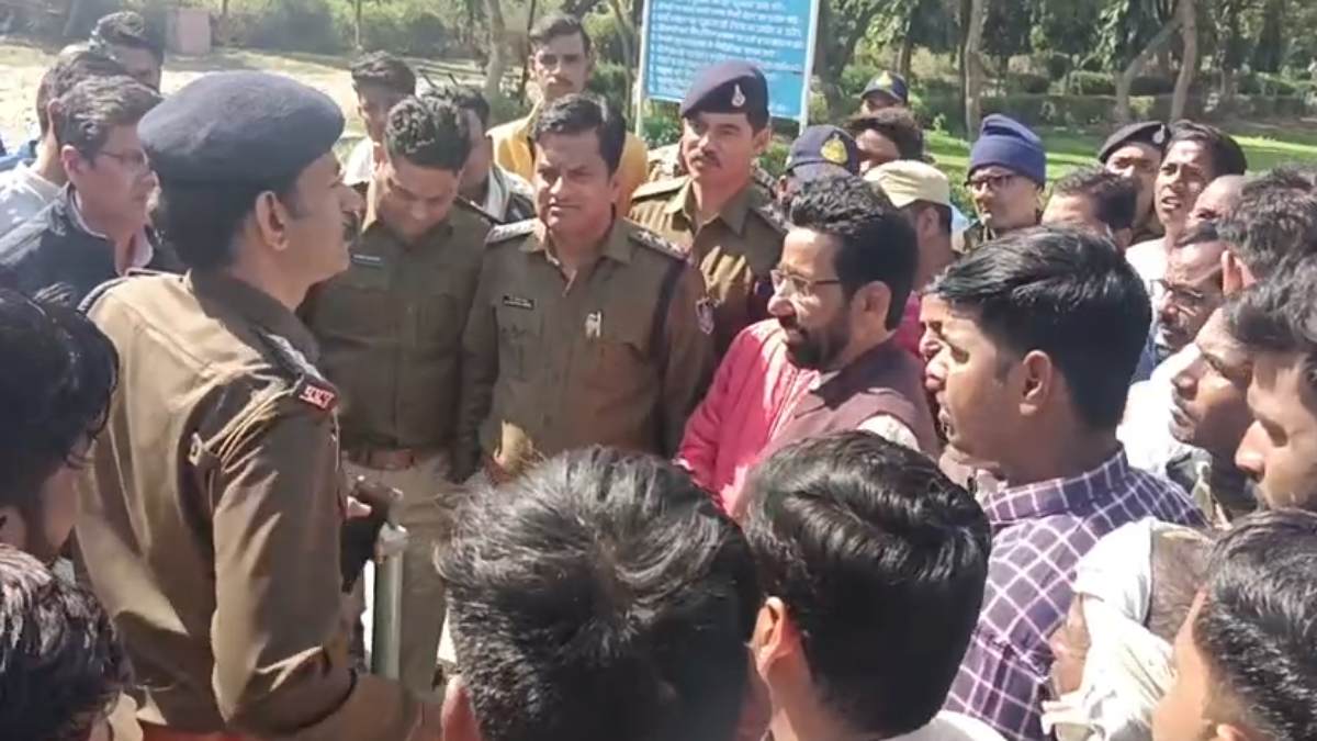 मजदूर की संदिग्ध परिस्थितियों में मौत: परिजनों ने जमकर किया हंगामा, कंपनी प्रबंधन पर लगाए लापरवाही के आराेप