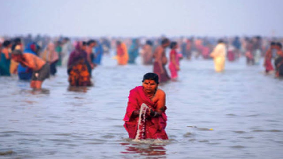 Falgun Amavasya : आज पितरों का तर्पण करने से जल्द तृप्त हो जाते हैं पूर्वज