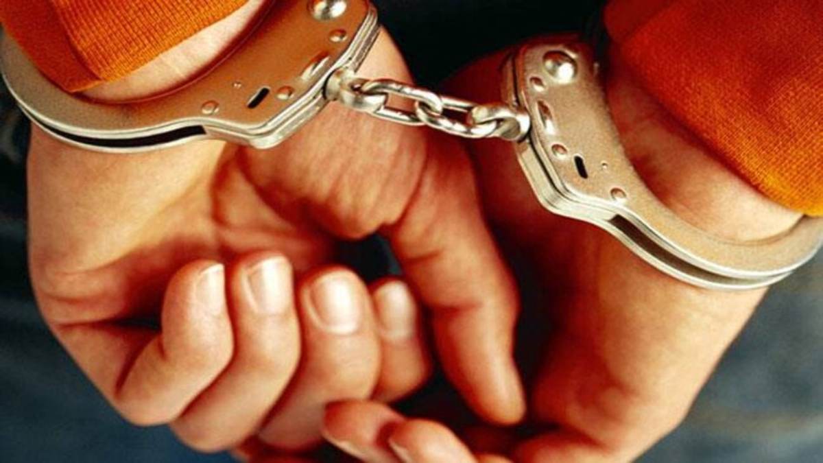 लूटपाट करने वाला गिरोह चढ़ा पुलिस के हत्थे, हथियार और चाकू की नोक पर घर में घुसकर वारदात को देते थे अंजाम