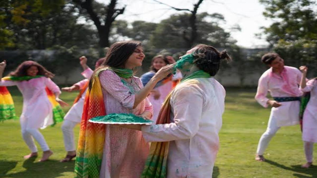 शादी के बाद है अगर आपकी भी है पहली होली, तो इस तरह से त्योहार को बनाएं यादगार …