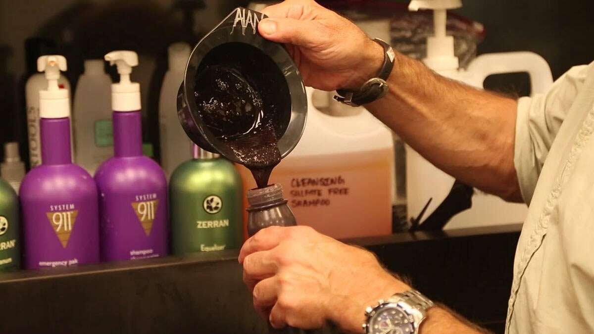 बालों में लगाने के बाद भी बच गया है Hair Color, तो इस तरह से करें स्टोर या फिर करें दूसरे इस्तेमाल …