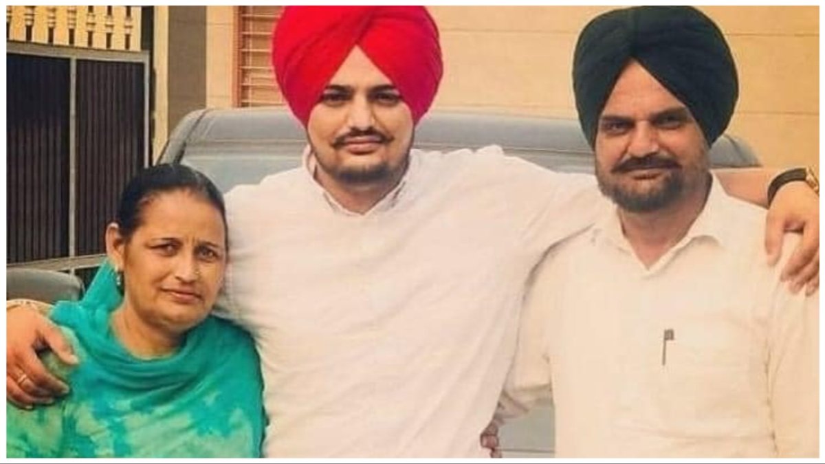 अफवाह निकली Sidhu Moosewala की मां की प्रेग्नेंसी की खबर, पिता ने पोस्ट शेयर कर कहा …