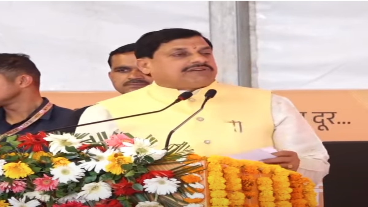 CM मोहन ने किया ‘PM श्री पर्यटन वायु सेवा’ का शुभारंभ: बोले- जहां-जहां हवाई पट्टी, वहां होगी हवाई यातायात की शुरुआत