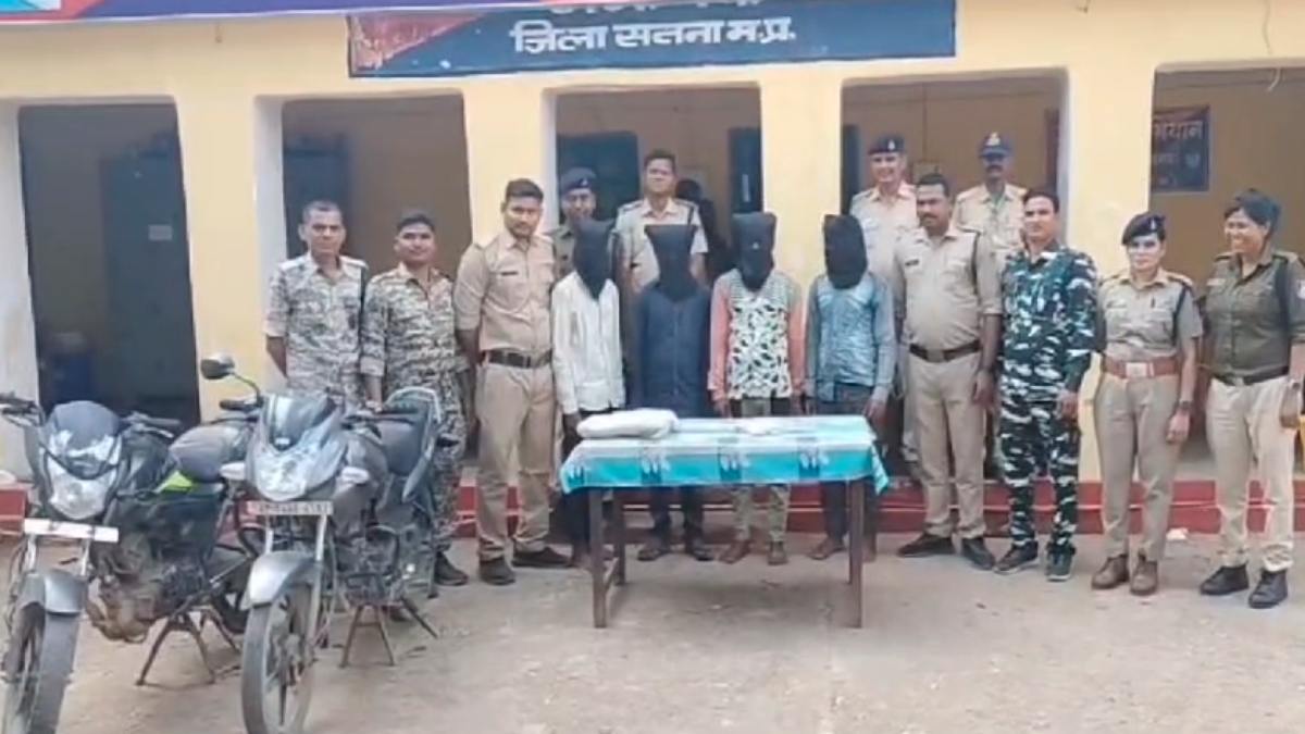 पारधी गैंग के 4 लुटेरे गिरफ्तार: कट्टे की नोंक पर शिक्षक के साथ की थी लूट, 2 बाइक और कट्टा जब्त