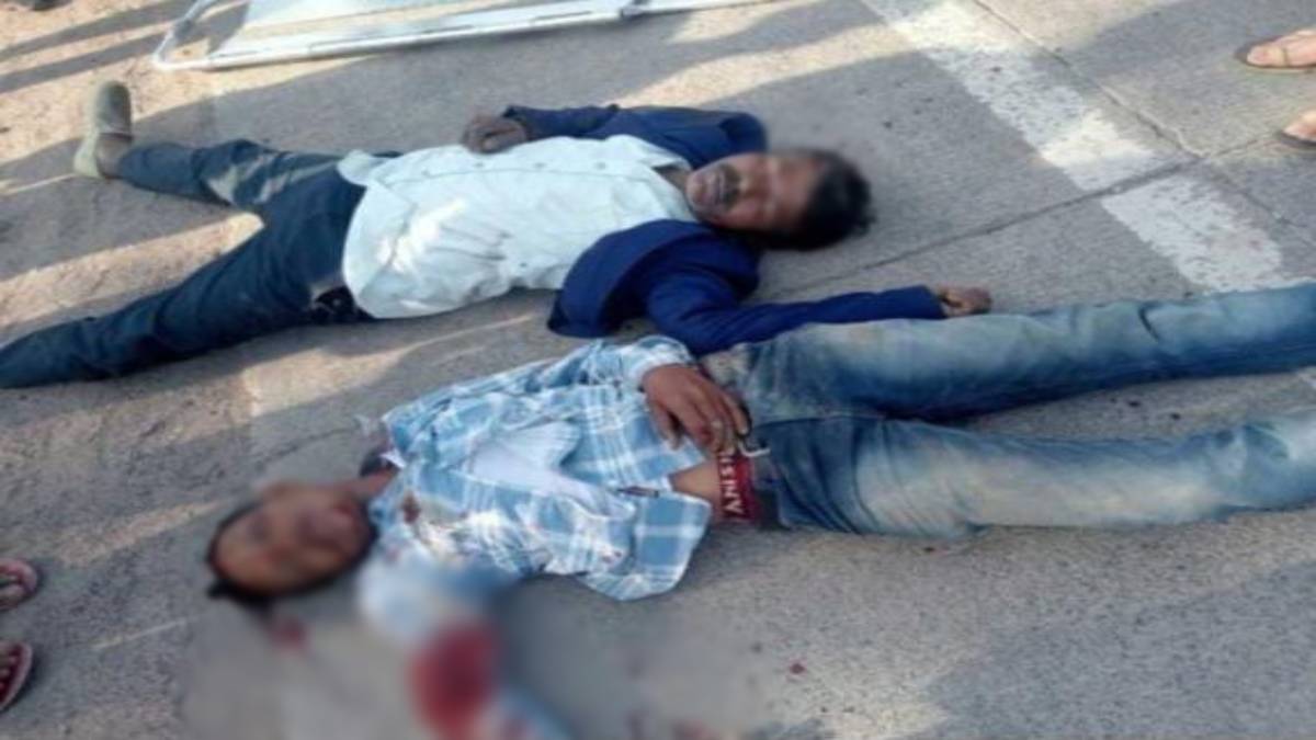 CG Accident News : रफ्तार का कहर, ट्रेलर की चपेट में आने से बाइक सवार युवक की मौके पर मौत, दूसरा गंभीर