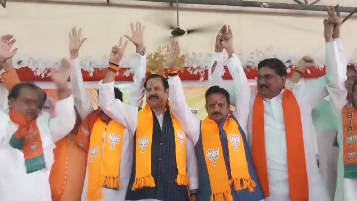 लोकसभा चुनाव से पहले कांग्रेस को बड़ा झटका: 50 से ज्यादा कांग्रेसियों ने ज्वाइन किया भाजपा, डिप्टी सीएम ने दिलाई सदस्यता