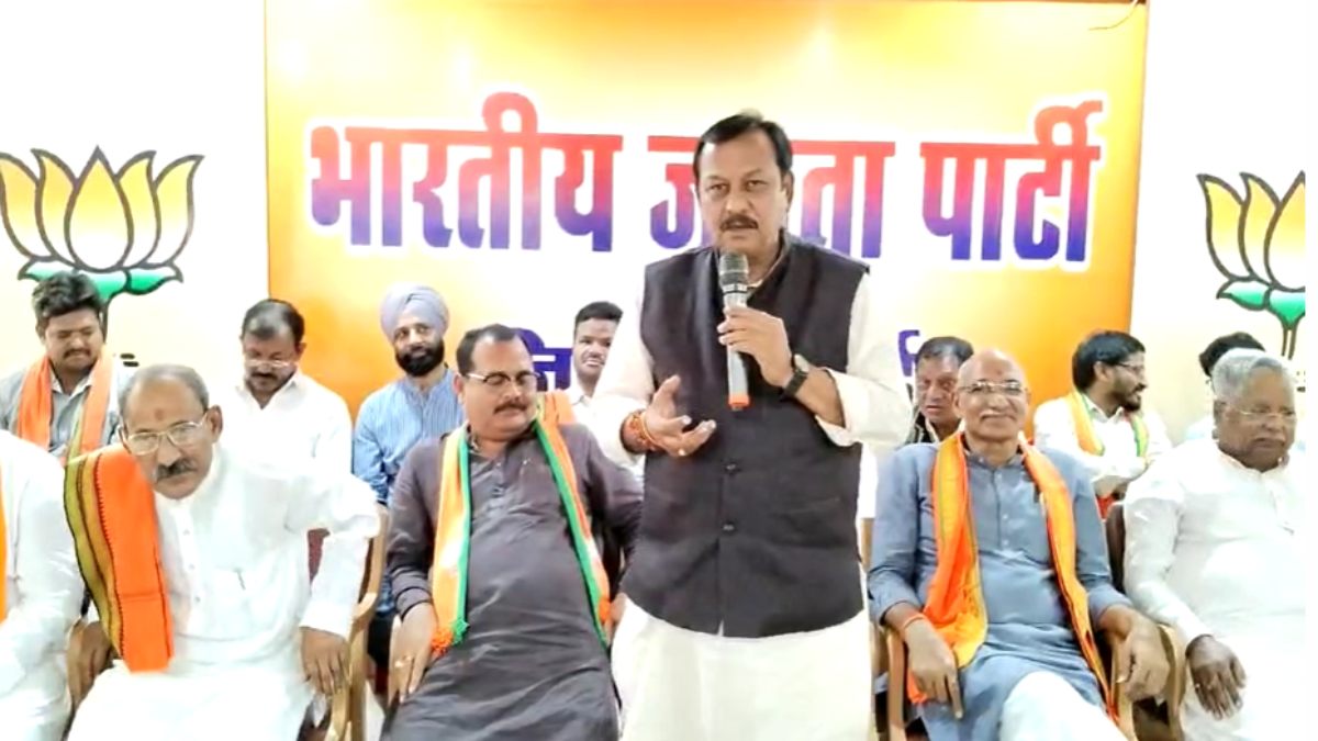 महादेव एप मामले में पूर्व सीएम पर FIR : सांसद विजय बघेल ने कसा तंज, कहा- ये तो होना ही था, आगे-आगे देखिए होता है क्या…