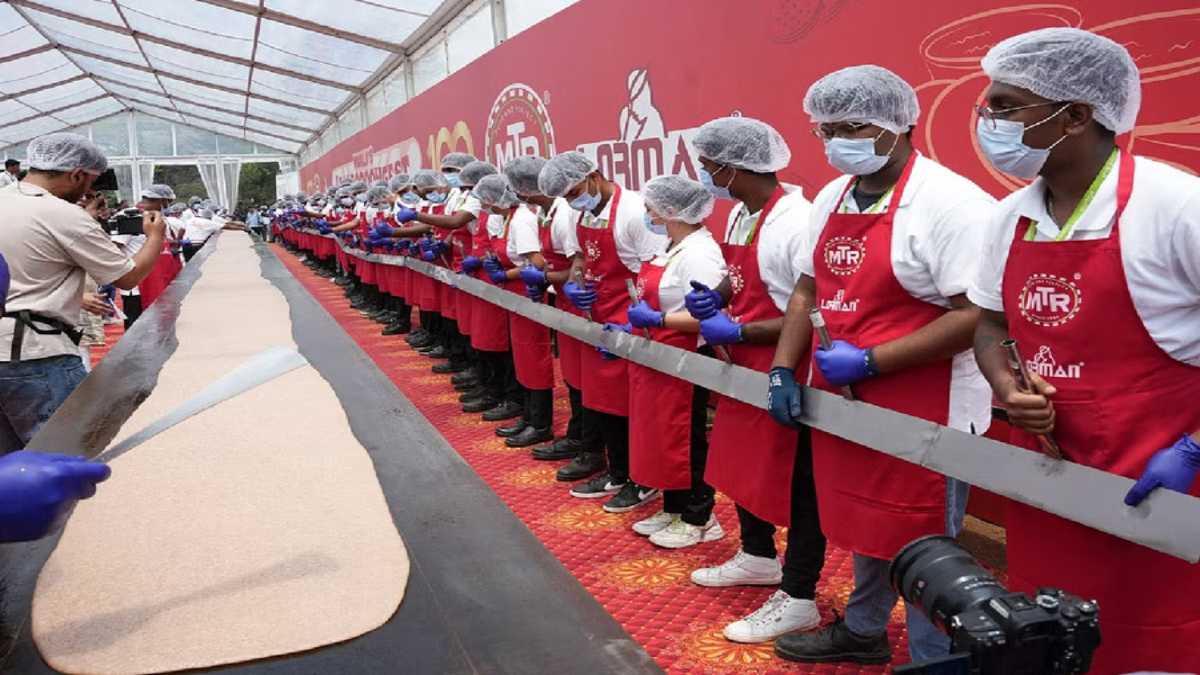 110 बार फेल होने के बाद बना दुनिया का सबसे बड़ा डोसा, लंबाई देख गिनीज वर्ल्ड रिकॉर्ड में नाम दर्ज …