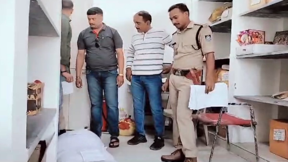 पुलिस की गिरफ्त में नशे का सौदागर: 4 लाख रुपये का गांजा जब्त, ओडिशा से हो रही थी तस्करी