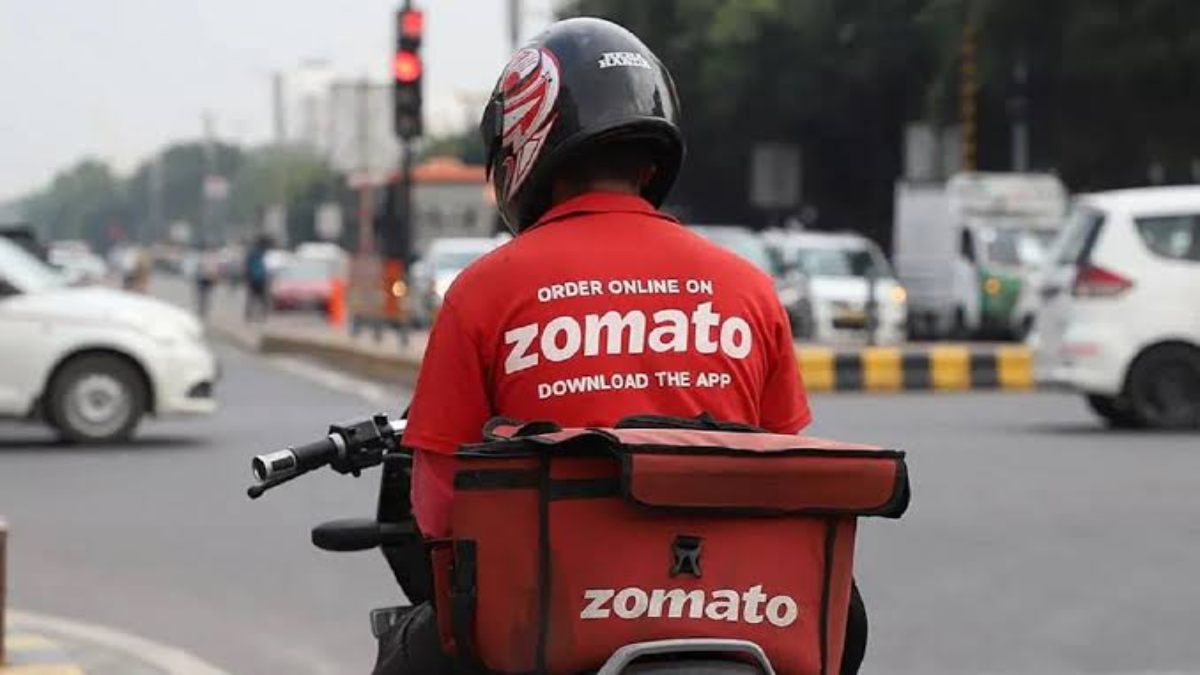 Zomato ने वेज और नॉनवेज के ड्रेस कोड को वापस लिया, डिलीवरी बॉय पहनेंगे लाल कपड़े …
