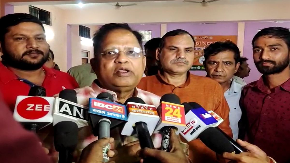 ‘कांग्रेस को नहीं मिल रहा प्रत्याशी’ ! पूर्व मंत्री अमर ने कहा- प्रमुख नेता चुनाव लड़ने को तैयार नहीं, भिलाई से कैंडिडेट लाना स्थानीय नेताओं का दुर्भाग्य