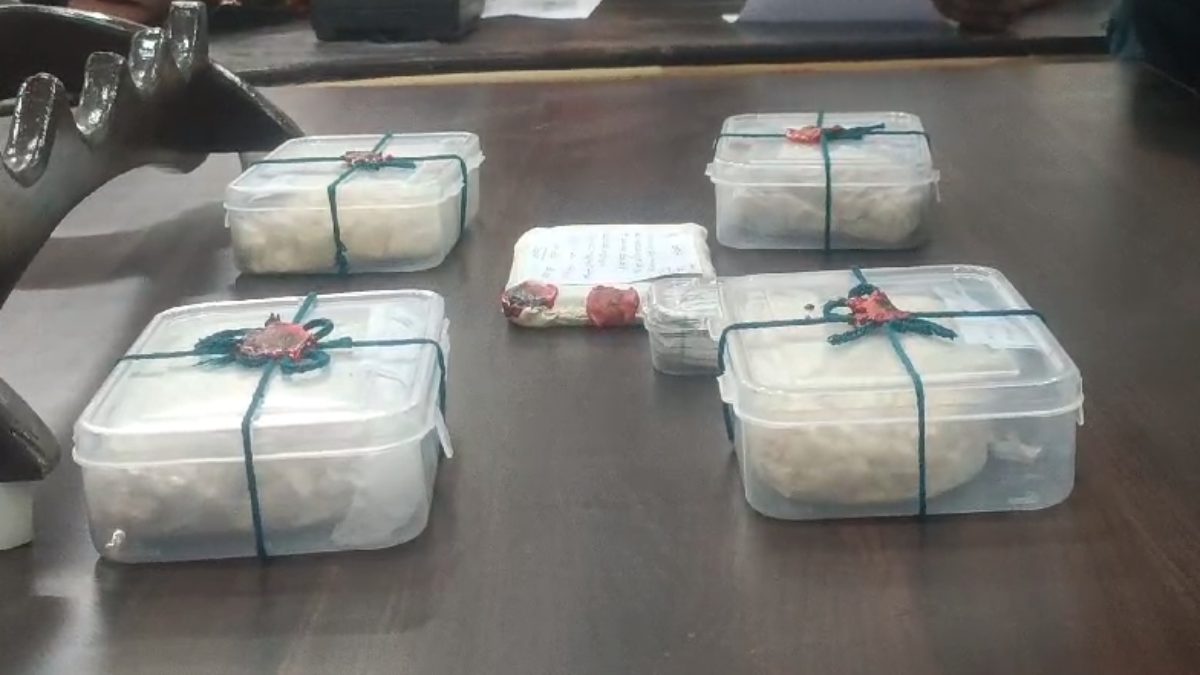 लोकसभा चुनाव से पहले नशे के खिलाफ बड़ी कार्रवाई: 80 लाख रुपये के स्मैक के साथ तस्कर गिरफ्तार, पूछताछ में हो सकते हैं बड़े खुलासे