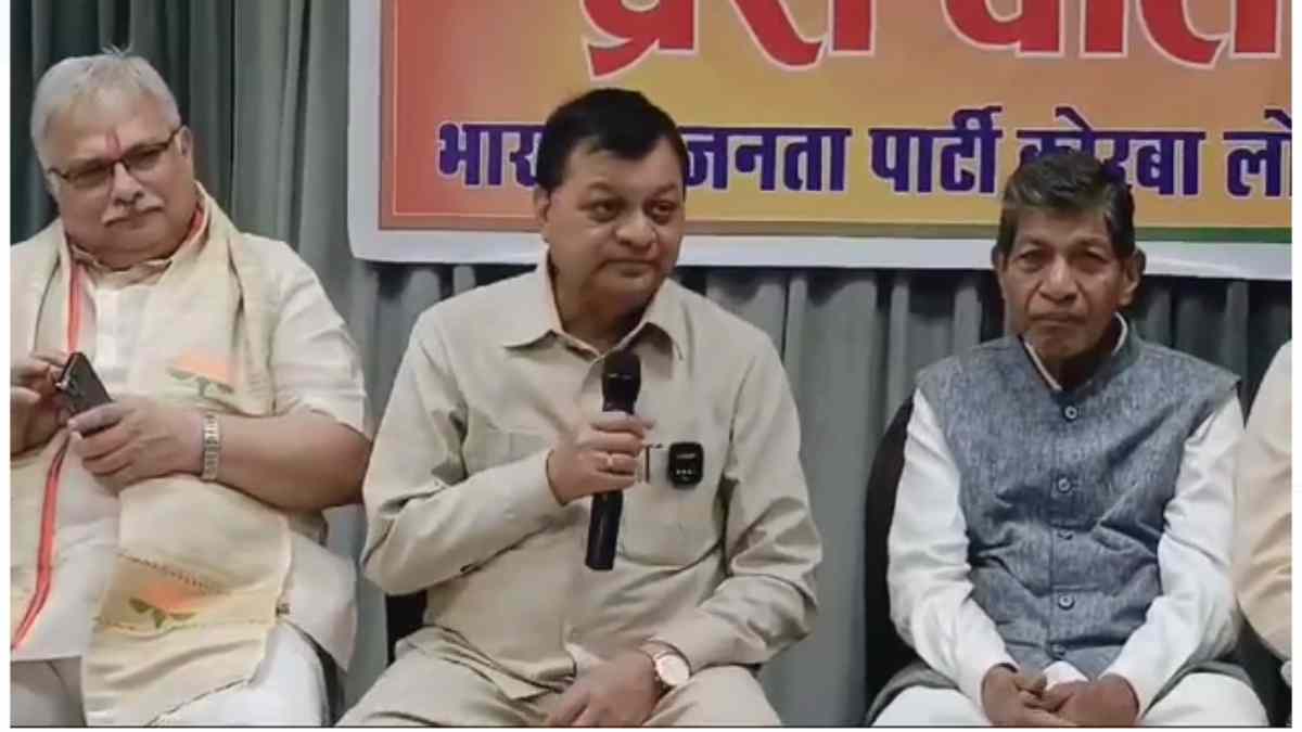 साय सरकार के 100 दिन पूरे होने पर मंत्री लखन लाल ने गिनाई उपलब्धियां, जयसिंह अग्रवाल के BJP में शामिल होने के सवाल पर कहा –  डामर चोर के लिए पार्टी में जगह नहीं