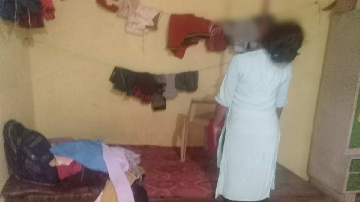 CG NEWS : होली के दूसरे दिन छात्रा की घर में लटकी मिली लाश, इलाके में फैली सनसनी, जांच में जुटी पुलिस