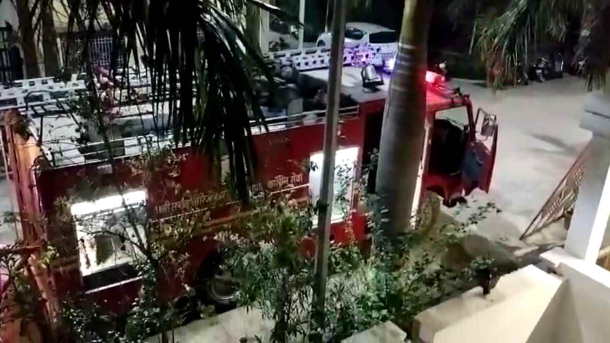 CG BREAKING : कृषि अधिकारी के घर में अचानक लगी आग, मचा हड़कंप, फायर ब्रिगेड की टीम ने संभाला मोर्चा