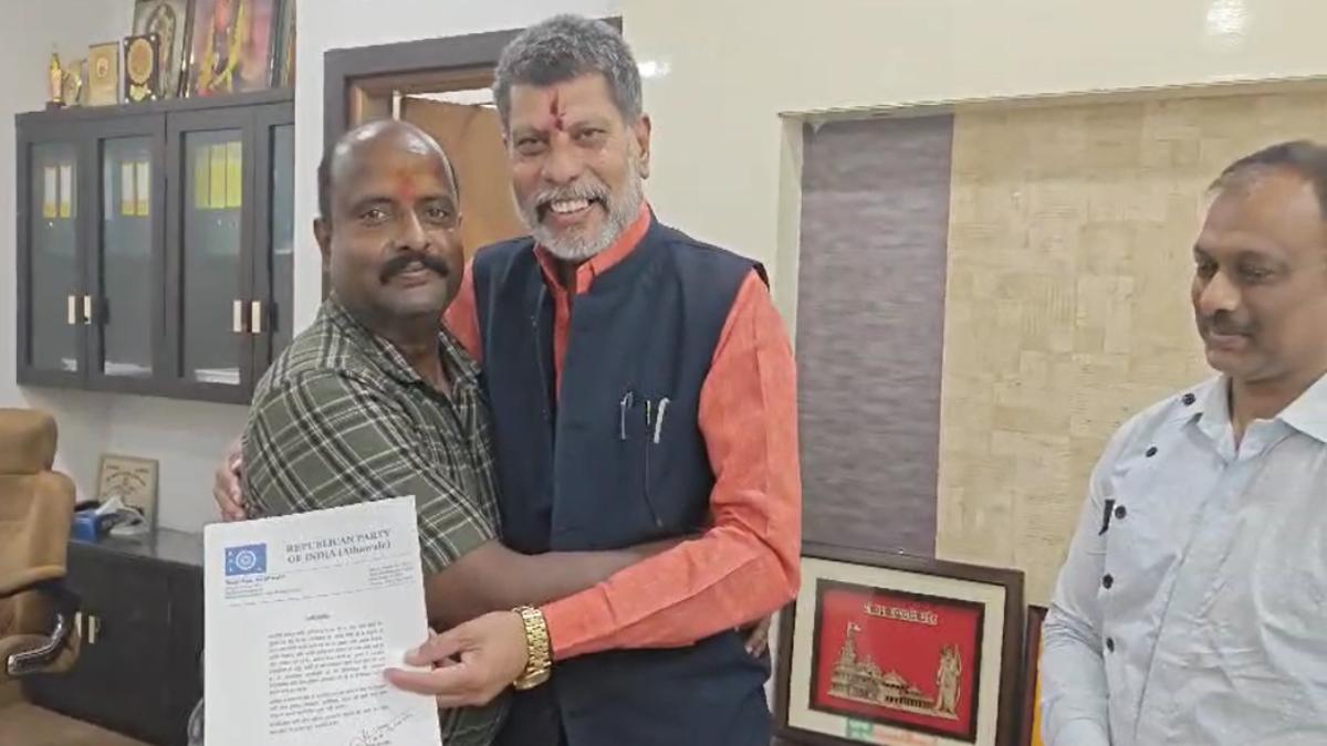 ’24 में हम साथ-साथ हैं’: CG में लोकसभा चुनाव में BJP को RPI का मिला समर्थन, प्रदेश अध्यक्ष को पत्र लिखकर कही ये बात…
