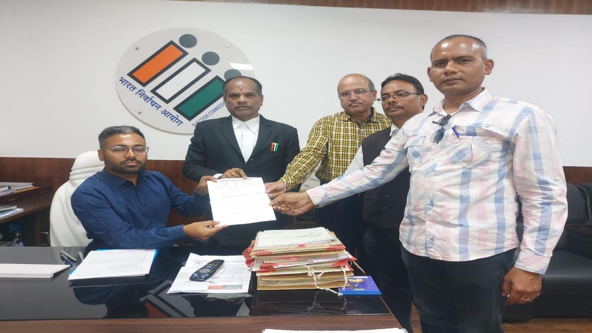 अंधविश्वास फैलाने वाले भाजपा प्रत्याशी के खिलाफ कांग्रेस ने की निर्वाचन आयोग में शिकायत, कार्रवाई की मांग को लेकर दिया आवेदन