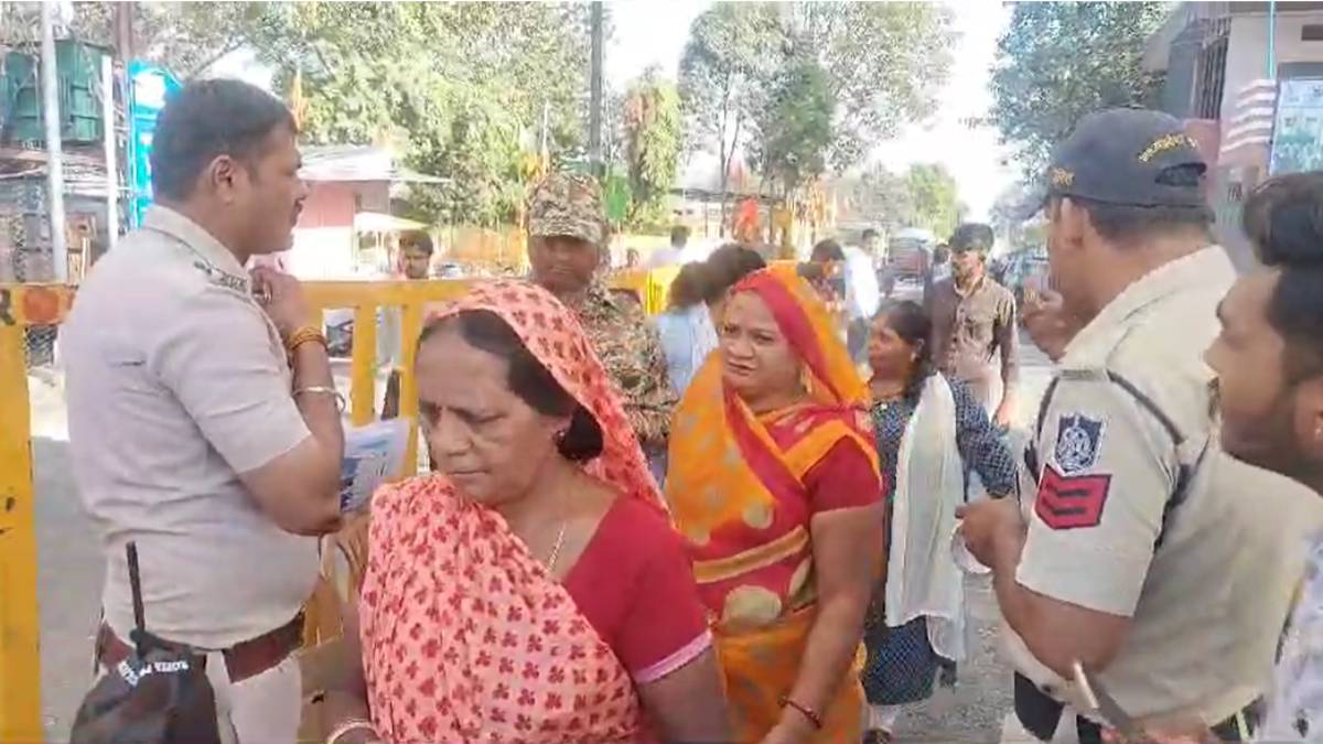 Dhar Bhojshala Survey: ASI का सर्वे का पांचवां दिन, मंगलवार को भोजशाला में किया हनुमान चालीसा का पाठ