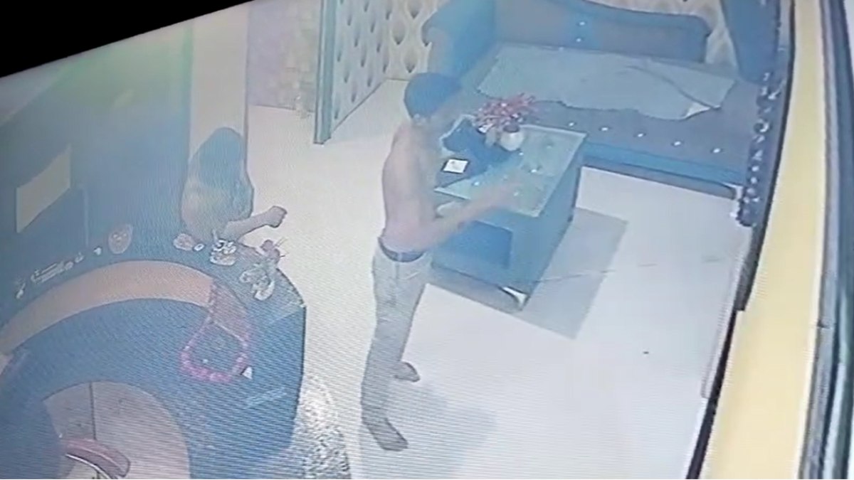स्पा सेंटर में युवती से छेड़छाड़ और मारपीट का मामला: पुलिस आरक्षकों की अश्लीलता का वीडियो आया सामने
