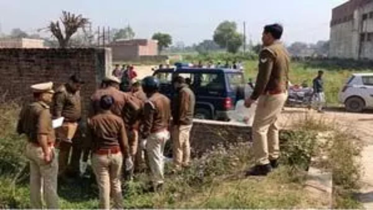 Bijnor News : खाली प्लॉट में मिली लड़की की लाश, जांच में जुटी पुलिस