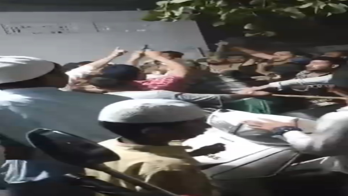 रमजान के पवित्र माह में नापाक हरकतः इमाम को हटाने के विवाद पर फायरिंग, पुलिस फोर्स तैनात, Video