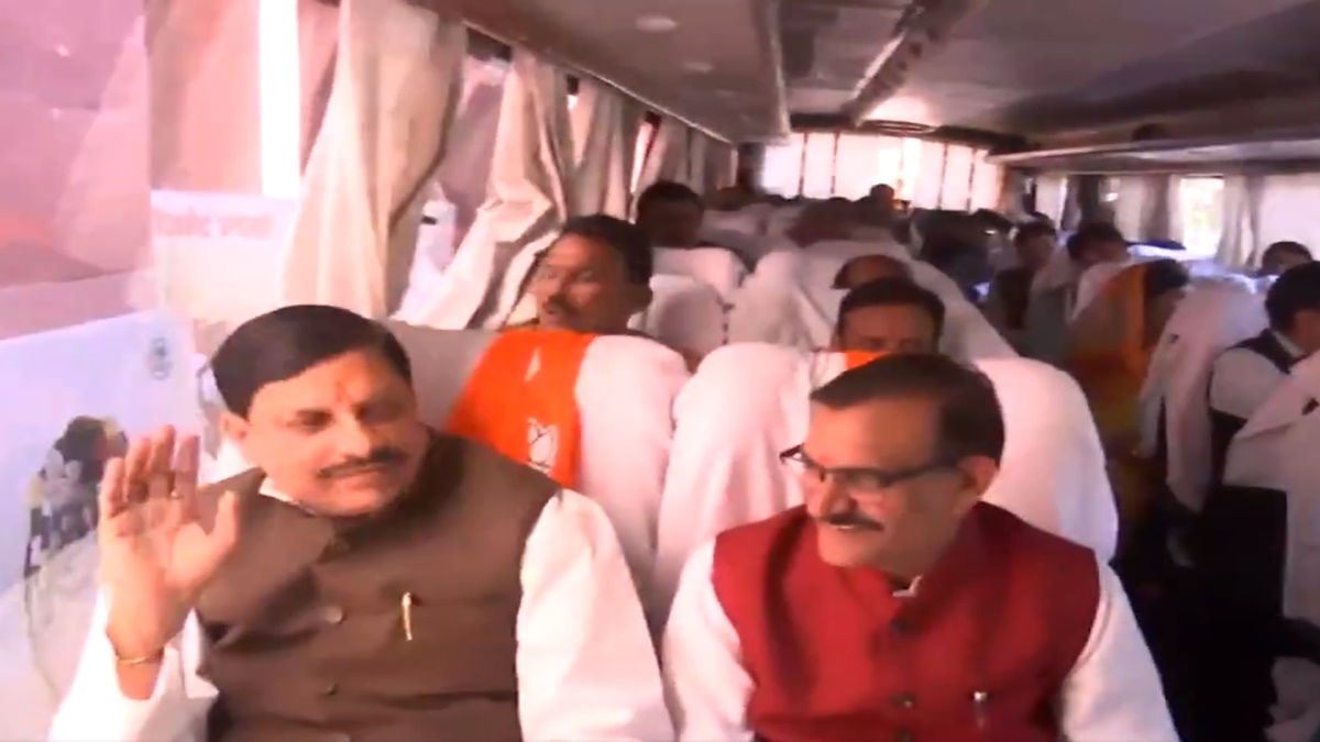 अयोध्या के लिए रवाना हो रहा मोहन मंत्रिमंडल, रामलला के दर्शन करेंगे सीएम मोहन और कैबिनेट मंत्री
