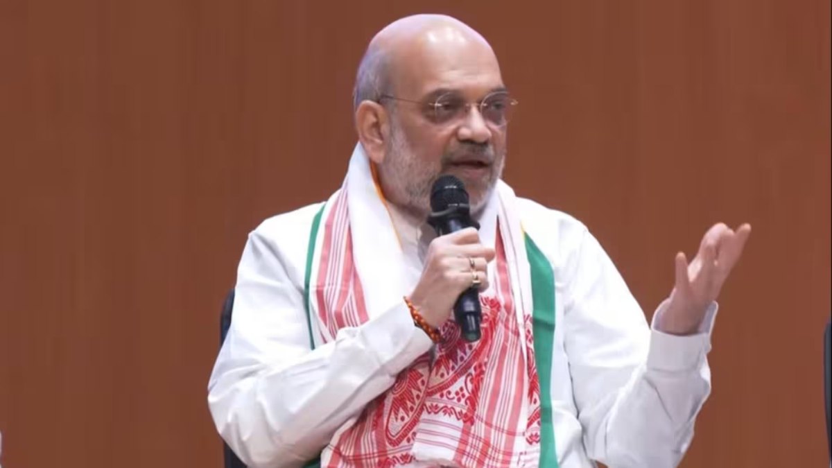 Amit Shah का कांग्रेस पर प्रहार: बोले- धर्म के आधार पर लादे गये आरक्षण को खत्म करेंगे, कांग्रेस ने मेरा फेक वीडियो बनाकर राजनीति स्तर को नीचे गिराया, देखें VIDEO