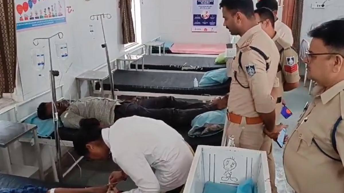 यात्रियों से भरी बस पलटी: 5 घायल, कार को बचाने के चक्कर में हुआ हादसा