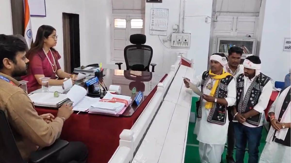 रतलाम सीट पर दिलचस्प हुआ मुकाबला: बीजेपी-कांग्रेस के लिए मुश्किलें खड़ी कर सकता है ये प्रत्याशी, दाखिल किया नामांकन