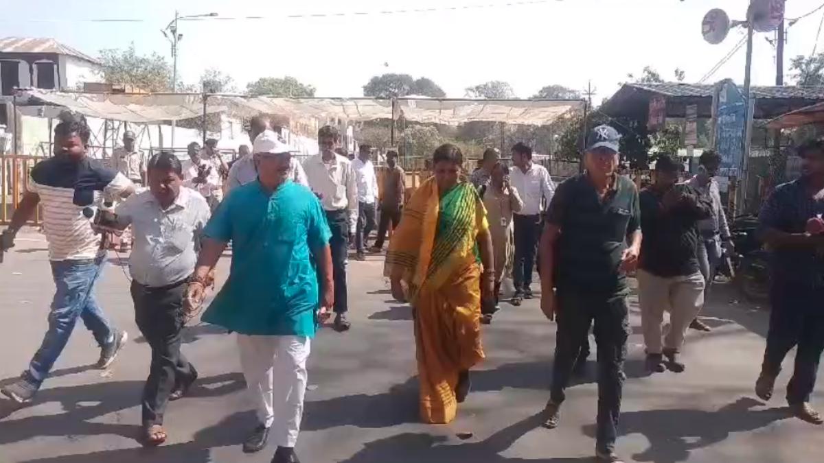 Bhojshala ASI Survey: धार पहुंची हिंदू फ्रंट फॉर जस्टिस की राष्ट्रीय अध्यक्ष, कहा- ज्ञानव्यापी, अयोध्या की तरह भोजशाला में किया जा रहा सर्वे
