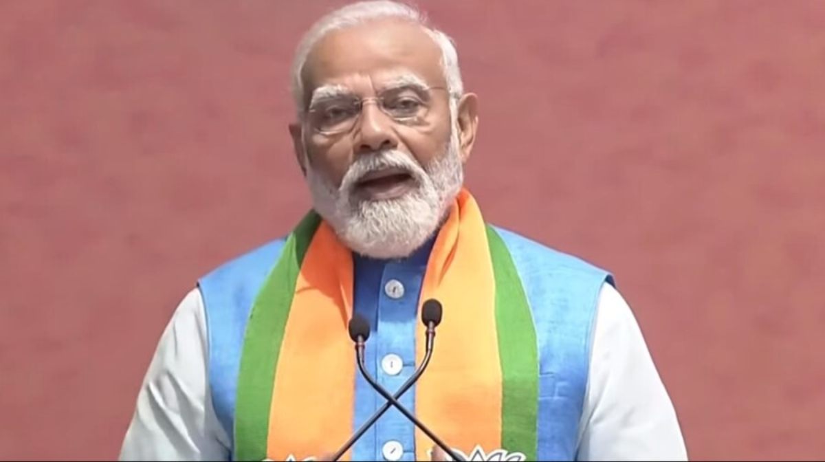 BJP Manifesto: PM मोदी ने UCC लाने की घोषणा की, जीरो बिजली बिल का प्लान, गैस पाइप लाइन से सस्ती रसोई गैस और 3 करोड़ नए घर देने का किया वादा