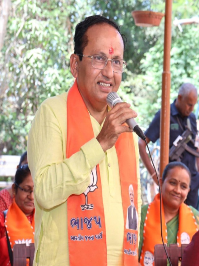 Election: बिना लड़े ही जीत गई BJP, सूरत से निर्विरोध जीते मुकेश दलाल