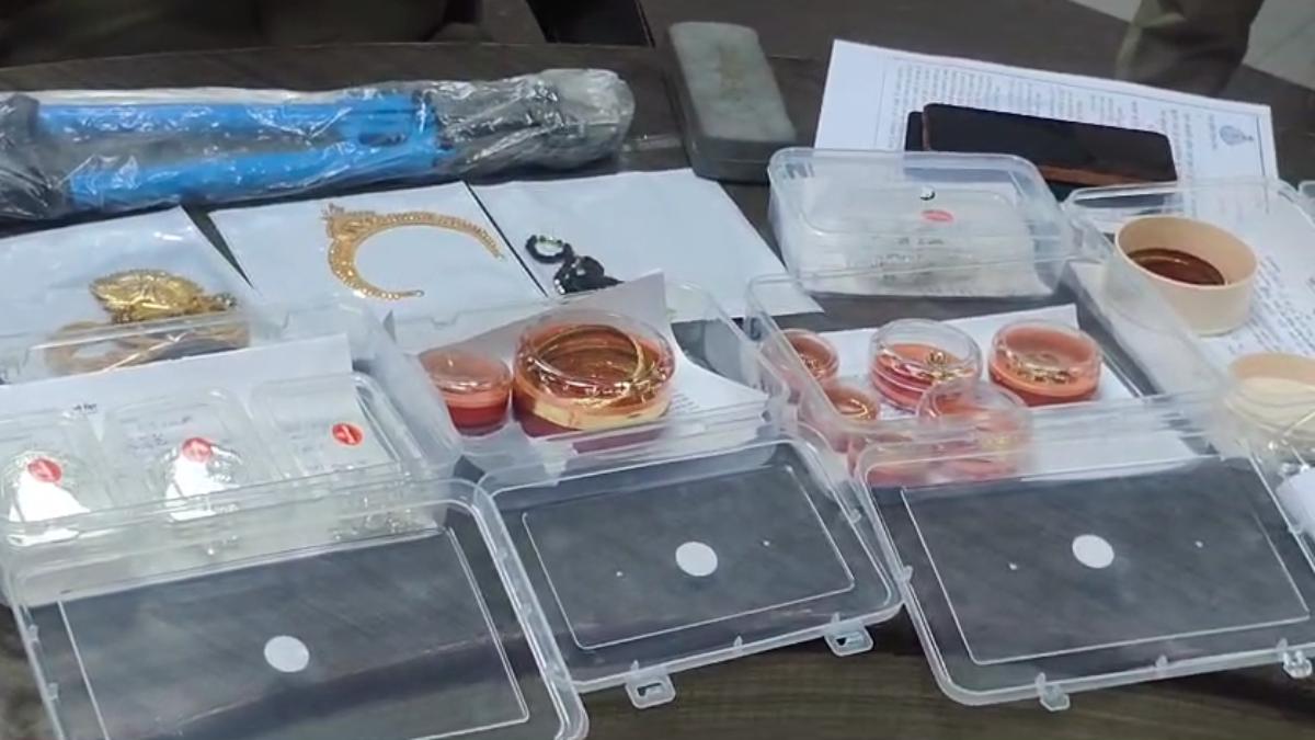 तीन चोरियों का खुलासा: 2 आरोपी चढ़े पुलिस के हत्थे, 8 लाख का जेवरात जब्त, ऐसे देते थे वारदात को देते थे अंजाम