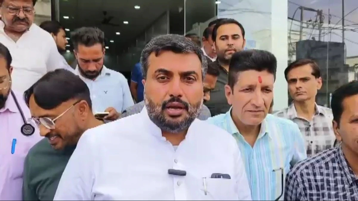 Punjab News : व्रत का आटा खाने से 120 लोगों की तबीयत खराब