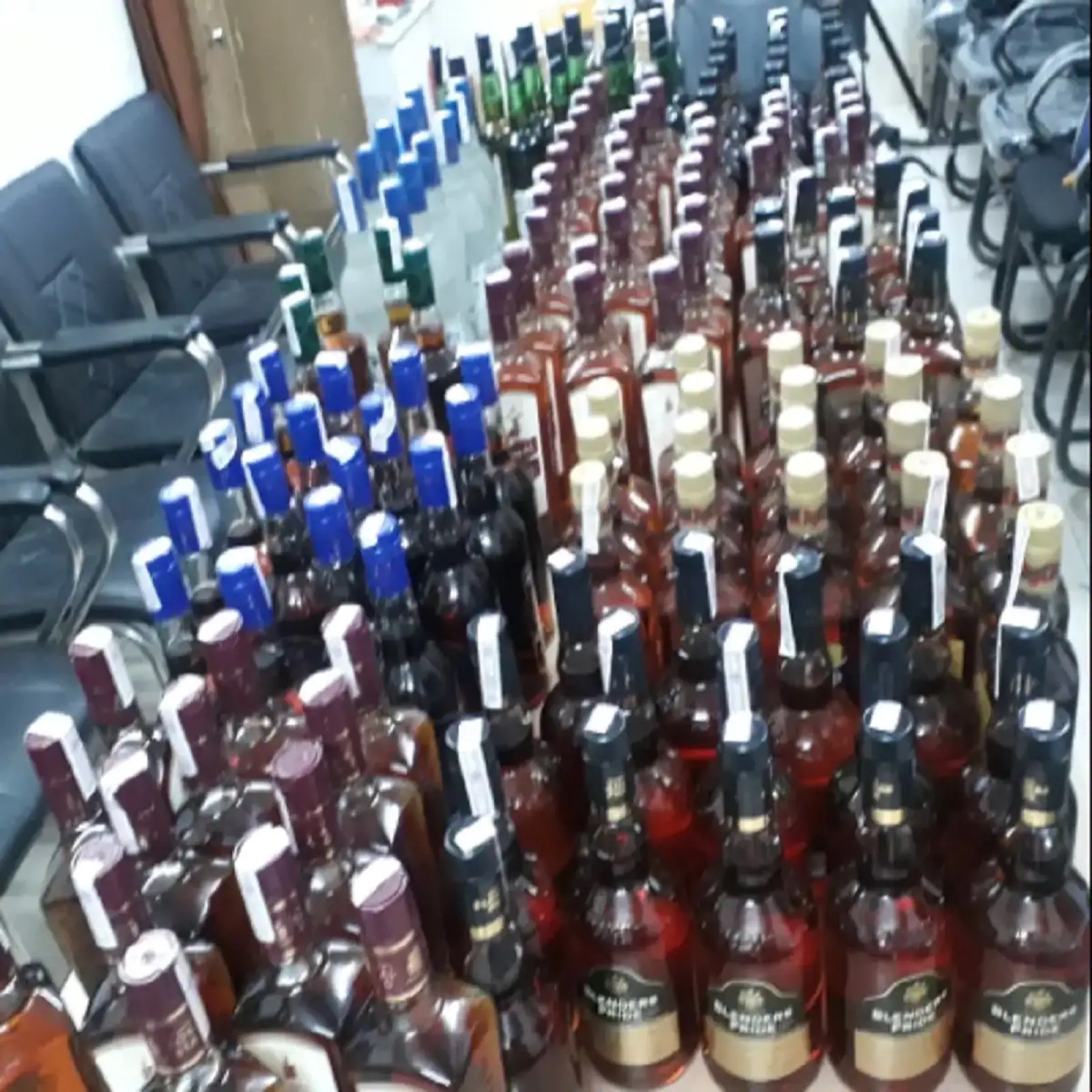 शराब तस्करों ने किया एक्साइज विभाग की टीम पर हमला, 30 लोगों पर केस