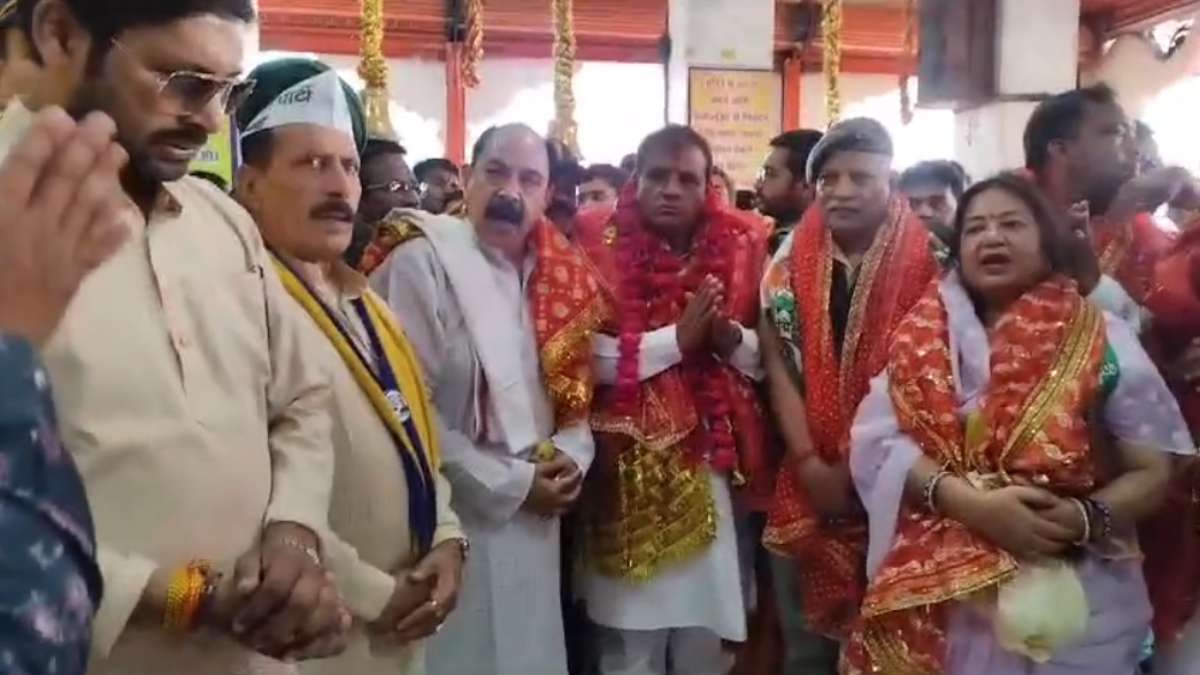 भोपाल से कांग्रेस प्रत्याशी ने भरा नामांकन: कर्फ्यू माता मंदिर में लिया आशीर्वाद, जीत का दावा कर बोले- बीजेपी का दम निकल चुका, अब कोई फायदा नहीं