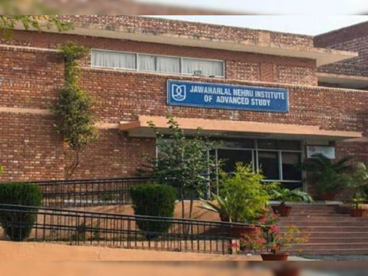 जेएनयू में पीड़िता सहित 21 छात्रों को नोटिस