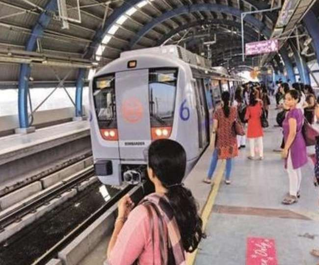 Delhi मेट्रो में सक्रिय है महिला चोरो का गैंग, आप रहे सावधान