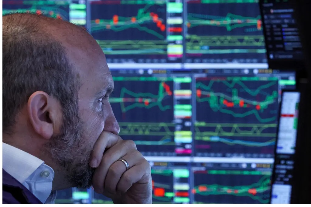 Share Market Latest News: आज भी धड़ाधड़ हुआ शेयर बाजार… निवेशक डूबे चिंता में