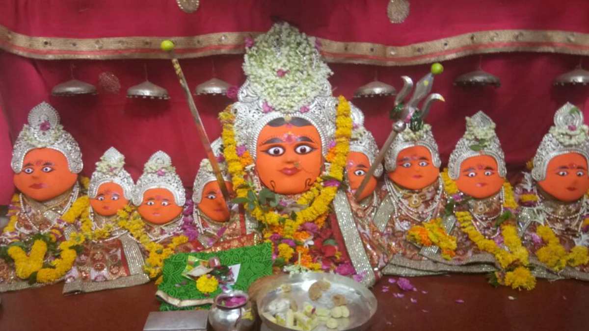Chaitra Navratri Wishes: इस देवी के दर्शन करने से सूनी गोद भरने की मान्यता, राजा से लेकर आल्हा ऊदल तक टेक चुके हैं माथा