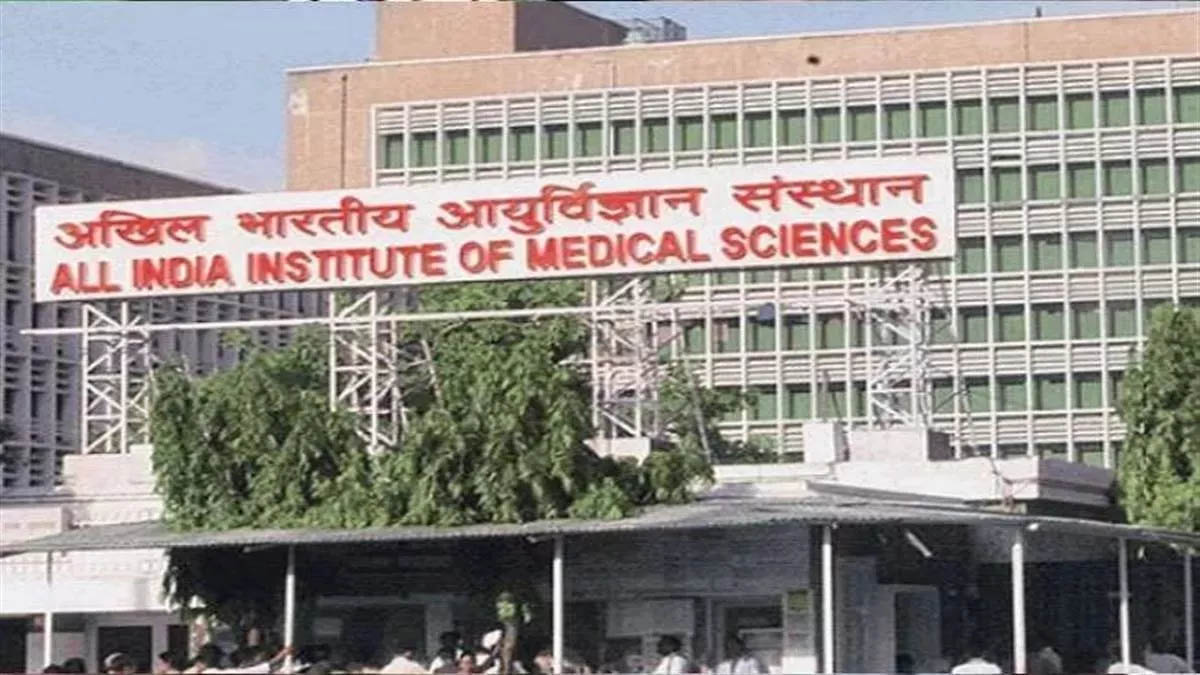 एम्स में 1-1 माह के लिए अवकाश पर रहेंगे 50% डाक्टर