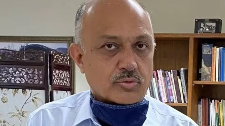 दिल्ली के मुख्य सचिव समेत दो अधिकारियों के खिलाफ FIR दर्ज